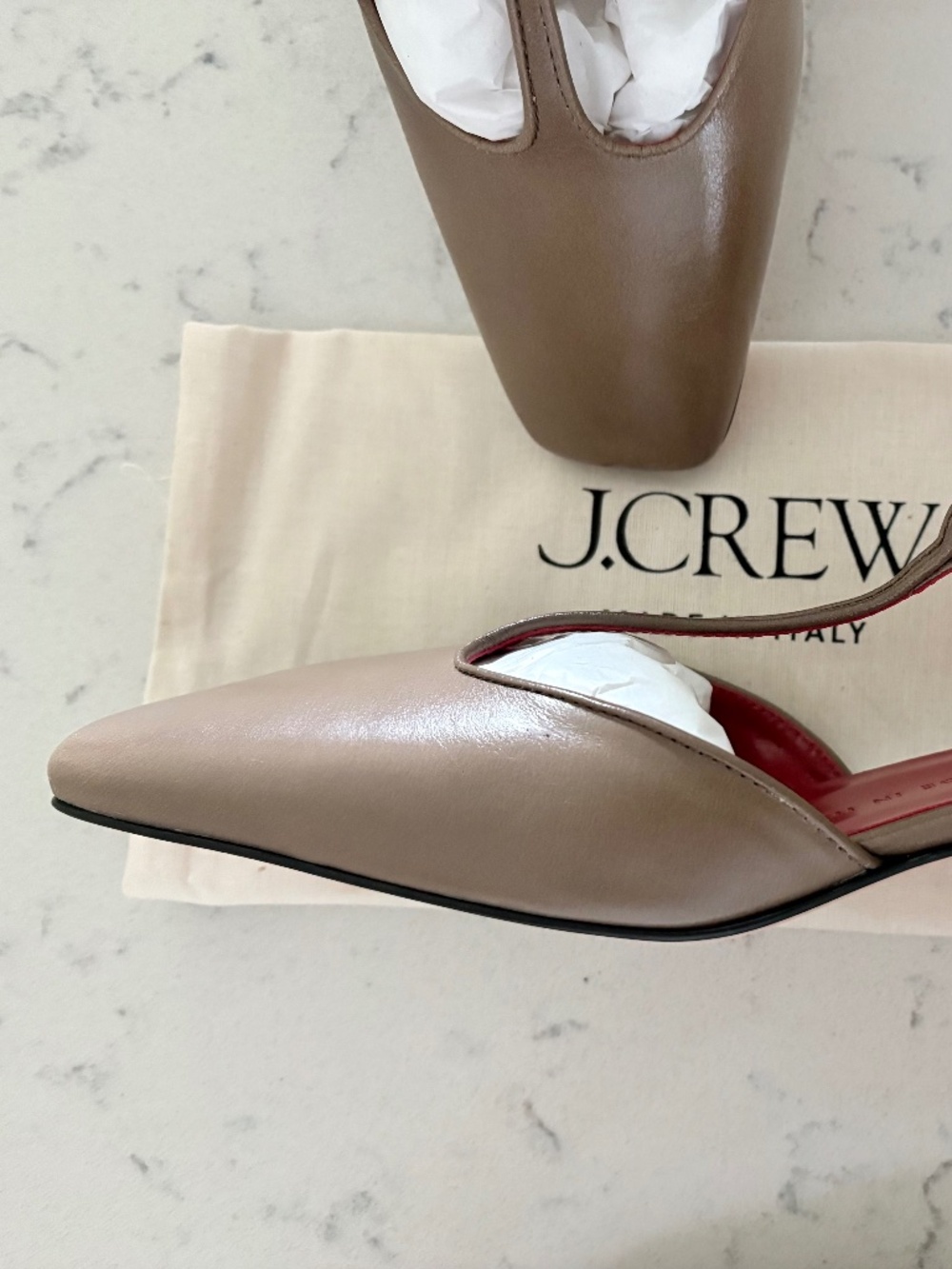 New In Box Made-in-Italy T-strap heels in leather - Picture 2 of 3